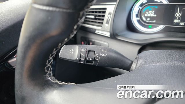 Kia Niro Prestige 2018 — фото 29