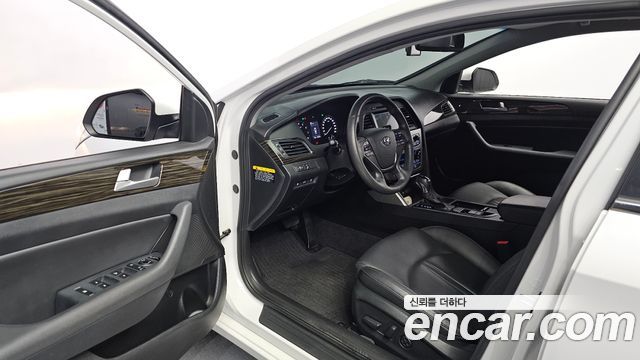 Hyundai Sonata (LF) 2.0 Smart 2016 — фото 11