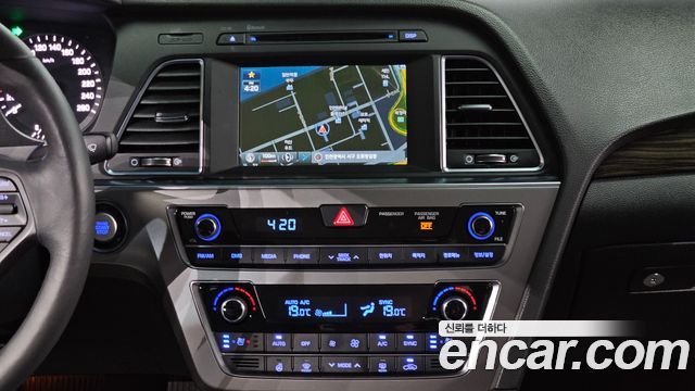 Hyundai Sonata (LF) 2.0 Smart 2016 — фото 13