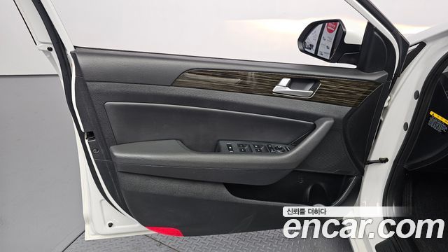 Hyundai Sonata (LF) 2.0 Smart 2016 — фото 24