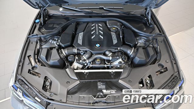 BMW 5 Series (G30) M550i xDrive 2021 — фото 6