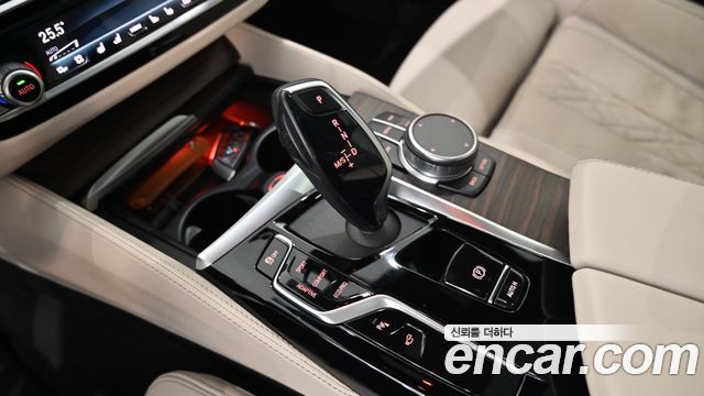 BMW 5 Series (G30) M550i xDrive 2021 — фото 9