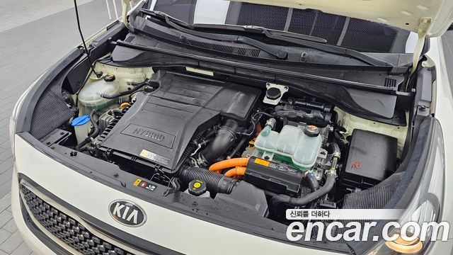 Kia Niro Prestige 2017 — фото 6