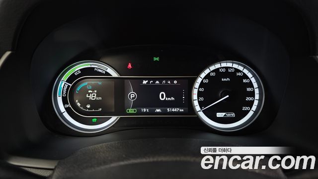 Kia Niro Prestige 2017 — фото 8