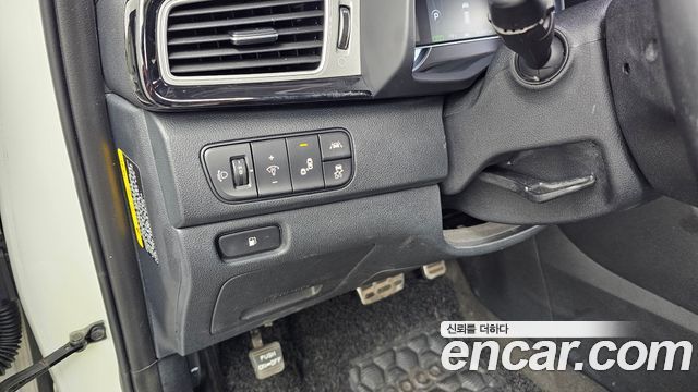 Kia Niro Prestige 2017 — фото 27