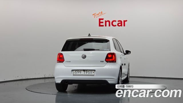 Volkswagen Polo 1.6 TDI R-Line 5th 2013 — фото 4