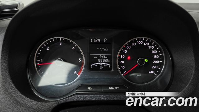 Volkswagen Polo 1.6 TDI R-Line 5th 2013 — фото 8