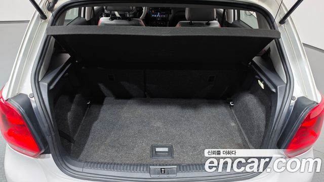 Volkswagen Polo 1.6 TDI R-Line 5th 2013 — фото 19