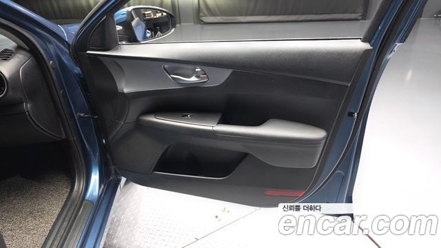 Kia K3 (II) 1.6 Prestige 2022 — фото 24