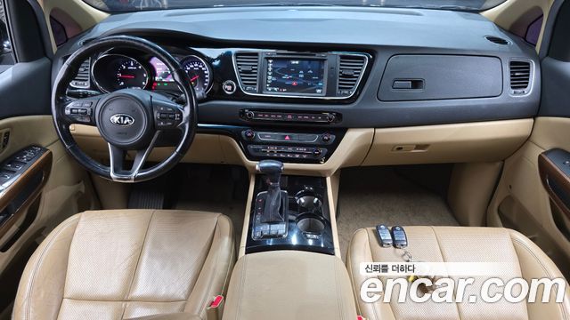 Kia Carnival 9-seater Hi-Limousine Noblesse 2017 — фото 7