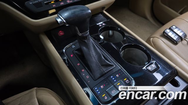 Kia Carnival 9-seater Hi-Limousine Noblesse 2017 — фото 9