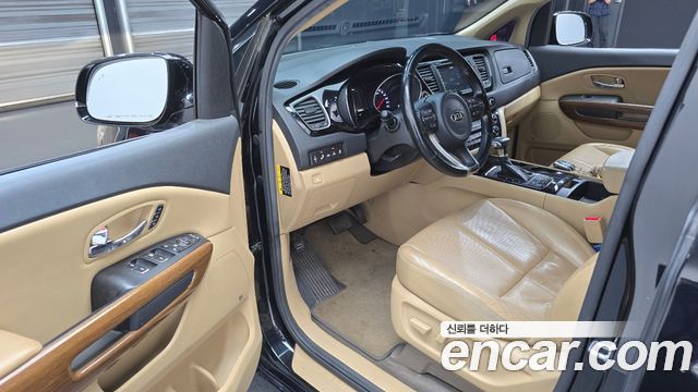Kia Carnival 9-seater Hi-Limousine Noblesse 2017 — фото 10