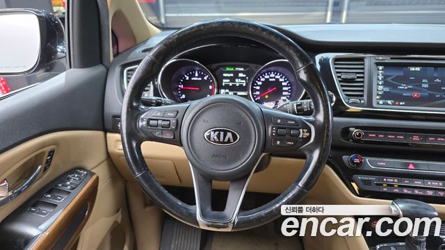 Kia Carnival 9-seater Hi-Limousine Noblesse 2017 — фото 13