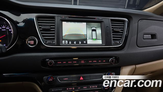 Kia Carnival 9-seater Hi-Limousine Noblesse 2017 — фото 16