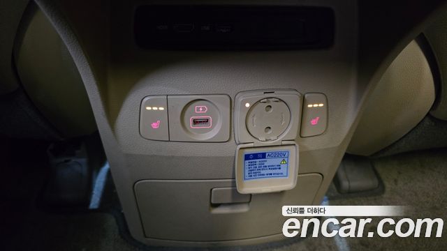 Kia Carnival 9-seater Hi-Limousine Noblesse 2017 — фото 18