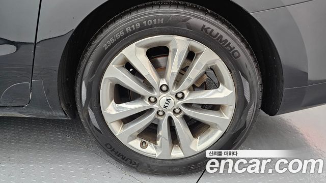 Kia Carnival 9-seater Hi-Limousine Noblesse 2017 — фото 21
