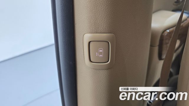 Kia Carnival 9-seater Hi-Limousine Noblesse 2017 — фото 31