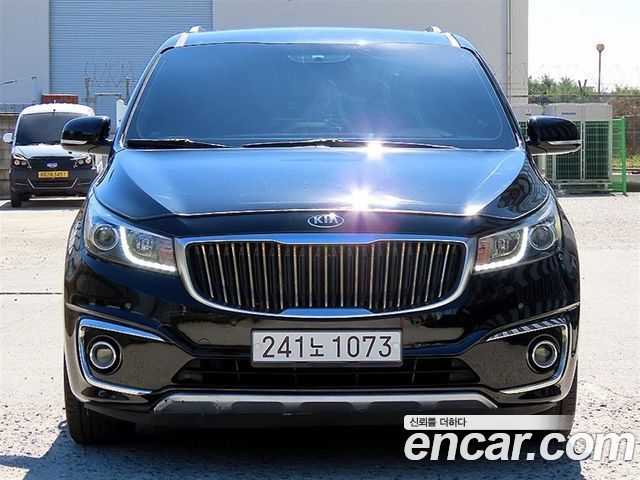 Kia Carnival 9-seater Prestige