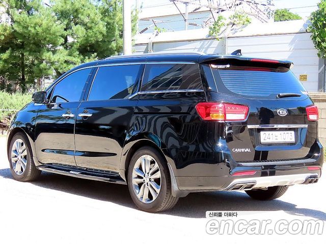Kia Carnival 9-seater Prestige 2017 — фото 3