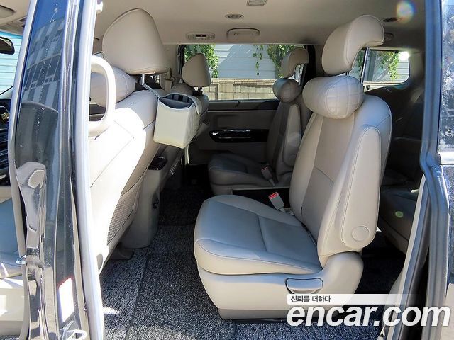 Kia Carnival 9-seater Prestige 2017 — фото 6