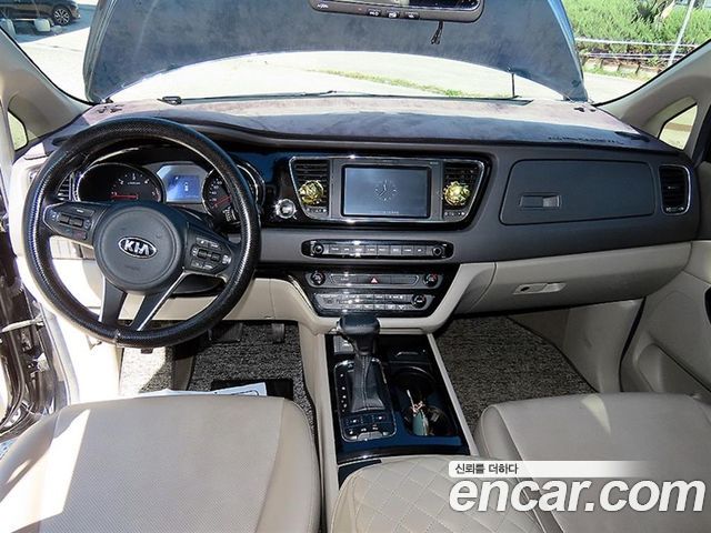 Kia Carnival 9-seater Prestige 2017 — фото 8