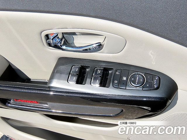 Kia Carnival 9-seater Prestige 2017 — фото 16