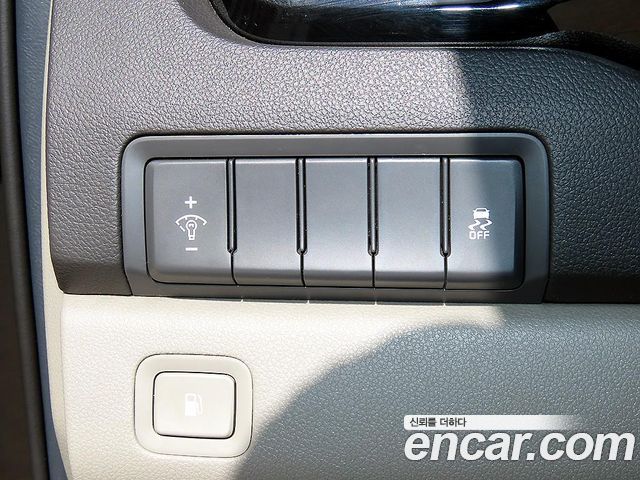 Kia Carnival 9-seater Prestige 2017 — фото 17