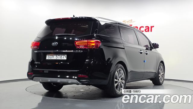 Kia Carnival 9-Seater Prstige 2019 — фото 2