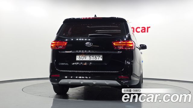 Kia Carnival 9-Seater Prstige 2019 — фото 4