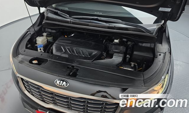 Kia Carnival 9-Seater Prstige 2019 — фото 6
