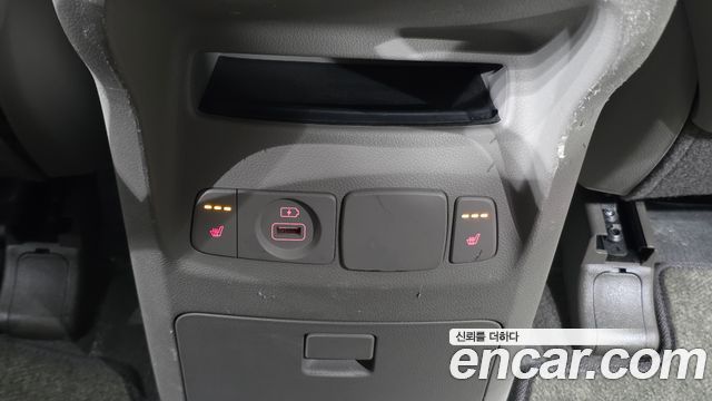 Kia Carnival 9-Seater Prstige 2019 — фото 12