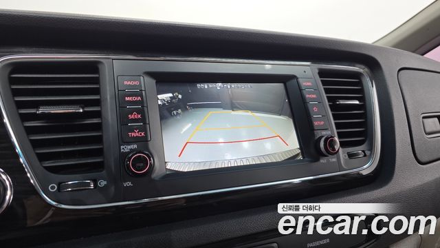 Kia Carnival 9-Seater Prstige 2019 — фото 16