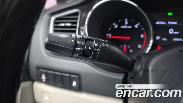 Kia Carnival 9-Seater Prstige 2019 — фото 32