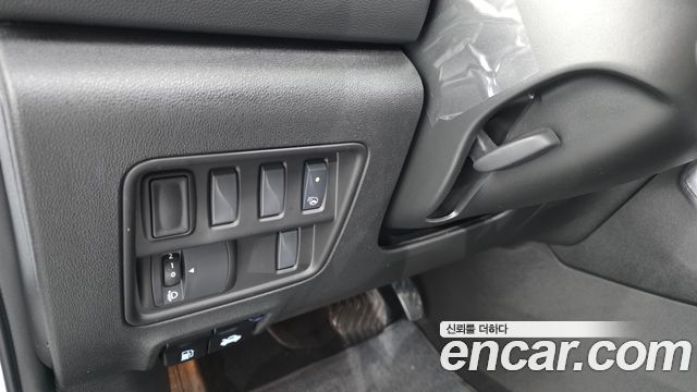 Renault Korea QM6 2.0 LPe RE Signature 2WD 2023 — фото 29
