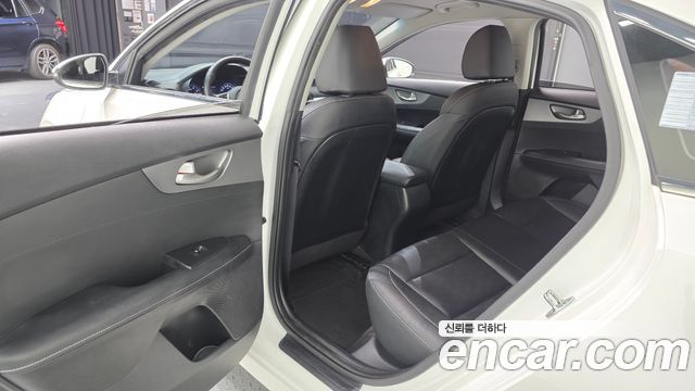 Kia K3 Luxury 2020 — фото 11
