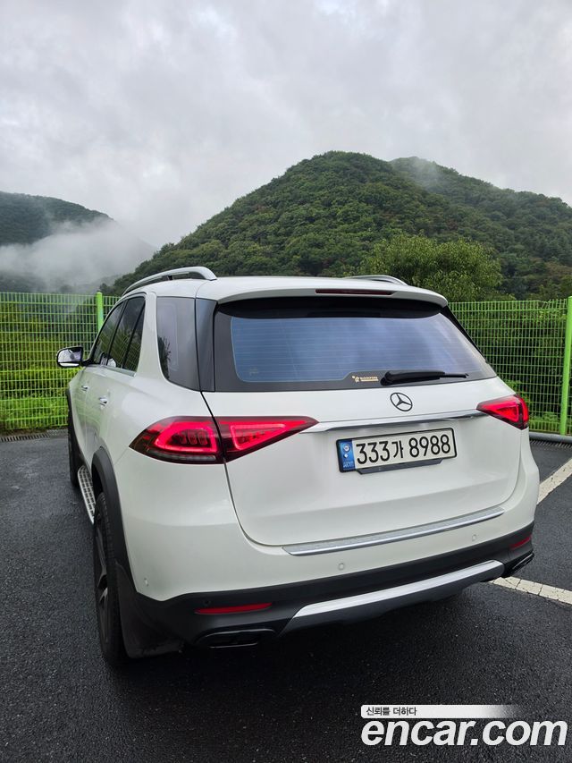 Mercedes-Benz GLE-Class (W167) GLE300d 4MATIC 2022 — фото 2