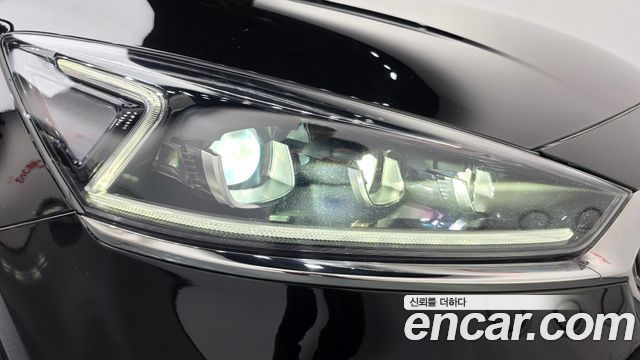 Kia K7 Hybrid Noblesse 2017 — фото 22