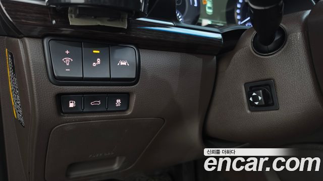 Kia K7 Hybrid Noblesse 2017 — фото 28