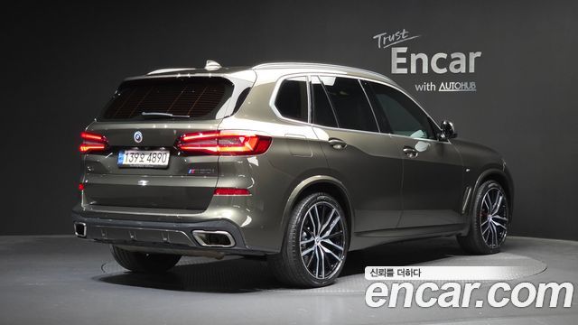 BMW X5 (G05) M50i 2023 — фото 2