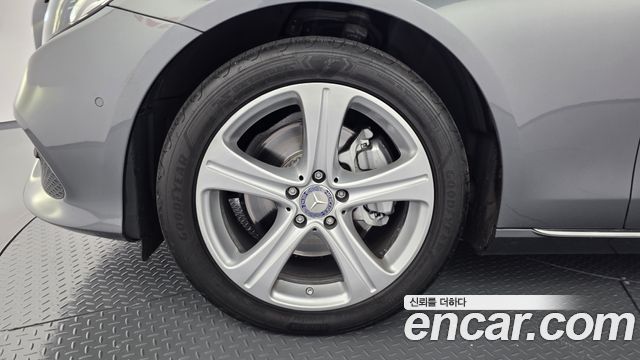 Mercedes-Benz E-Class (W213) E200 Avantgarde 2017 — фото 5