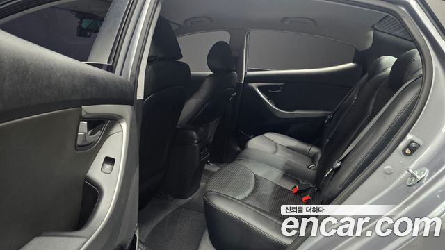 Hyundai Avante 1.6 GDi Modern Standard 2014 — фото 12