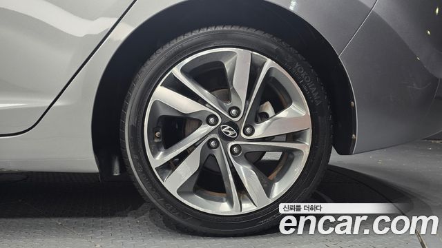 Hyundai Avante 1.6 GDi Modern Standard 2014 — фото 21