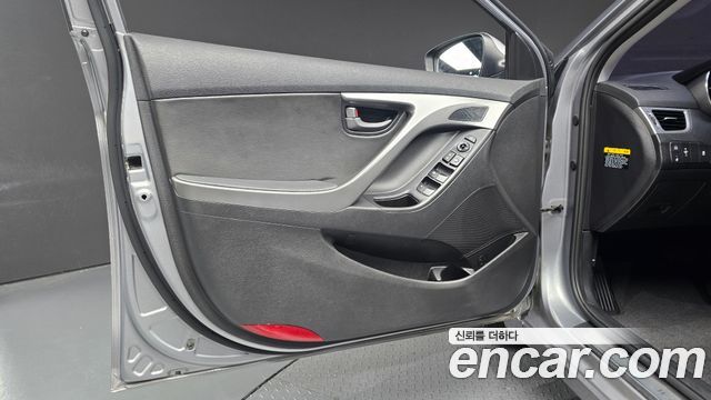 Hyundai Avante 1.6 GDi Modern Standard 2014 — фото 24