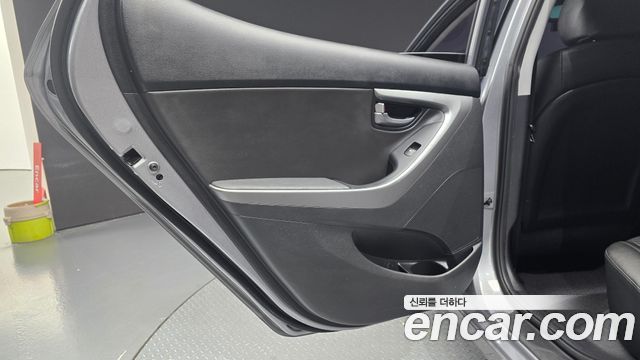Hyundai Avante 1.6 GDi Modern Standard 2014 — фото 25