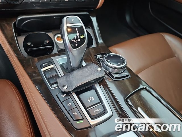 BMW 5 Series (F10) 528i xDrive 2014 — фото 8