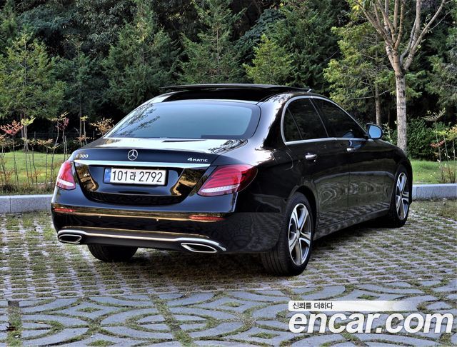 Mercedes-Benz E-Class (W213) E300 4MATIC Avnatgarde 2017 — фото 2