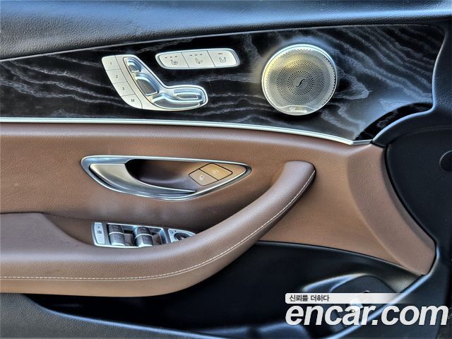 Mercedes-Benz E-Class (W213) E300 4MATIC Avnatgarde 2017 — фото 21