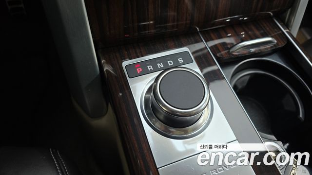 Land Rover Range Rover (IV) 4.4 SDV8 Vogue SE DIESEL 2016 — фото 9