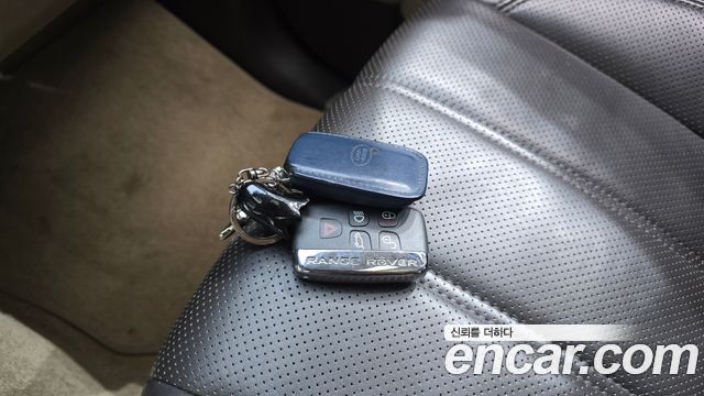 Land Rover Range Rover (IV) 4.4 SDV8 Vogue SE DIESEL 2016 — фото 16