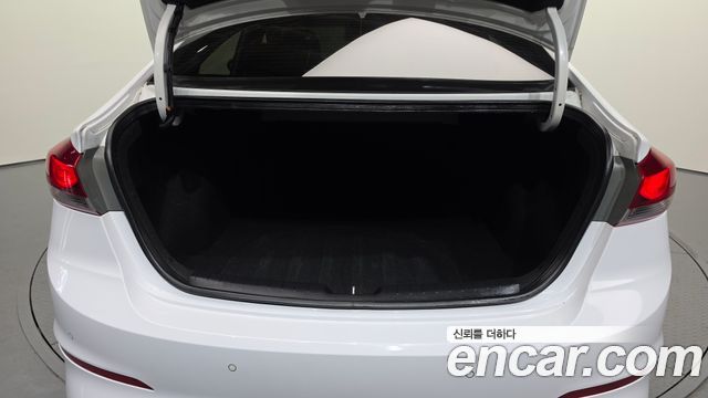 Hyundai Avante (AD) 1.6 GDI Value Plus 2018 — фото 20